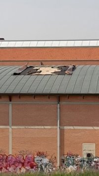 Roban parte del tejado y de la pared del gimnasio del IES Virgen de la Calle de Palencia