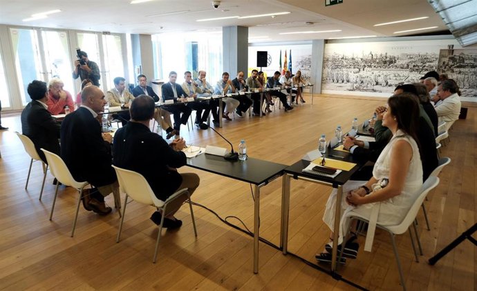 [Sevilla] Nota De Prensa Y Fotos Reunión Fiscalidad Turística