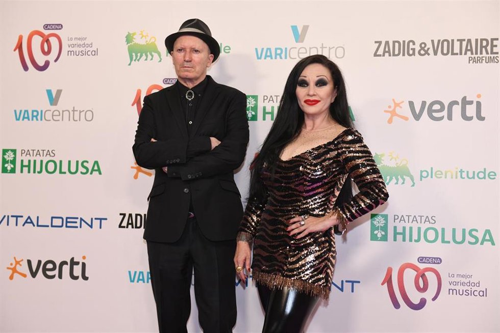 El grupo Fangoria posa en el photocall previo al concierto del 30 aniversario de Cadena 100, en el Wanda Metropolitano, a 25 de junio de 2022, en Madrid (España). 