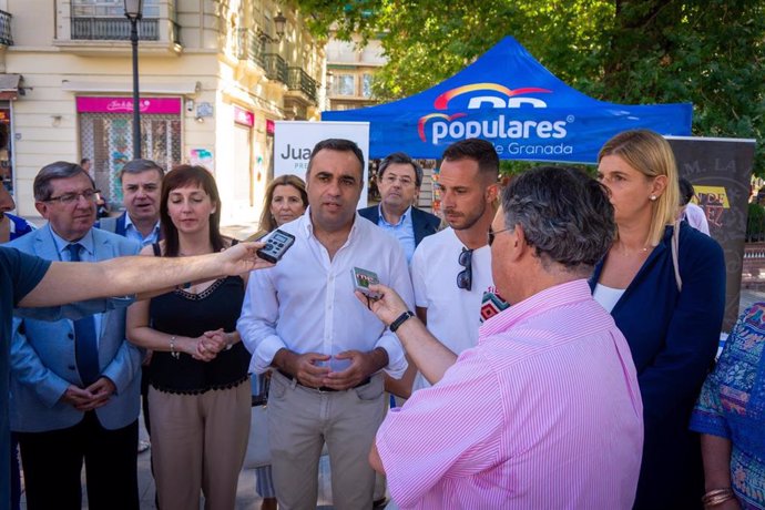 Recogida de firmas impulsada por el PP en apoyo a la IGP Jamón de Trevélez.