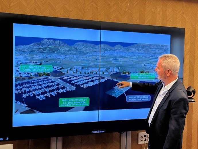 El presidente de la Autoridad Portuaria de Motril, José García Fuentes.