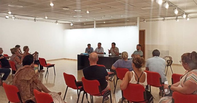 Encuentro del Consell de Mallorca con vecinos, tejido empresarial y asociativo de Peguera y Andratx.