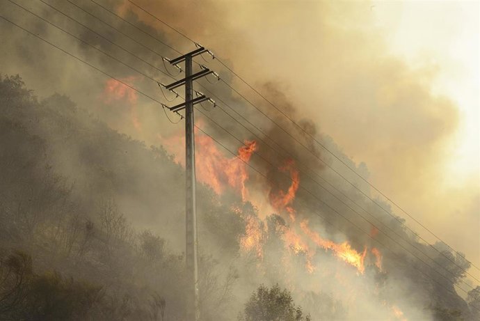 Vista del incendio en el municipio gallego de O Barco de Valdeorras.