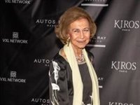 Doña Sofía sorprende con su look más sofisticado y juvenil en su noche marbellí