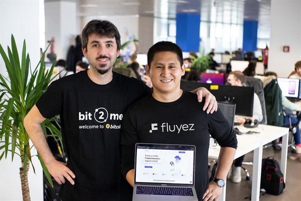 El consejero delegado de Bit2Me, Leif Ferreira, y el de Fluyez, Luis Berrospi.