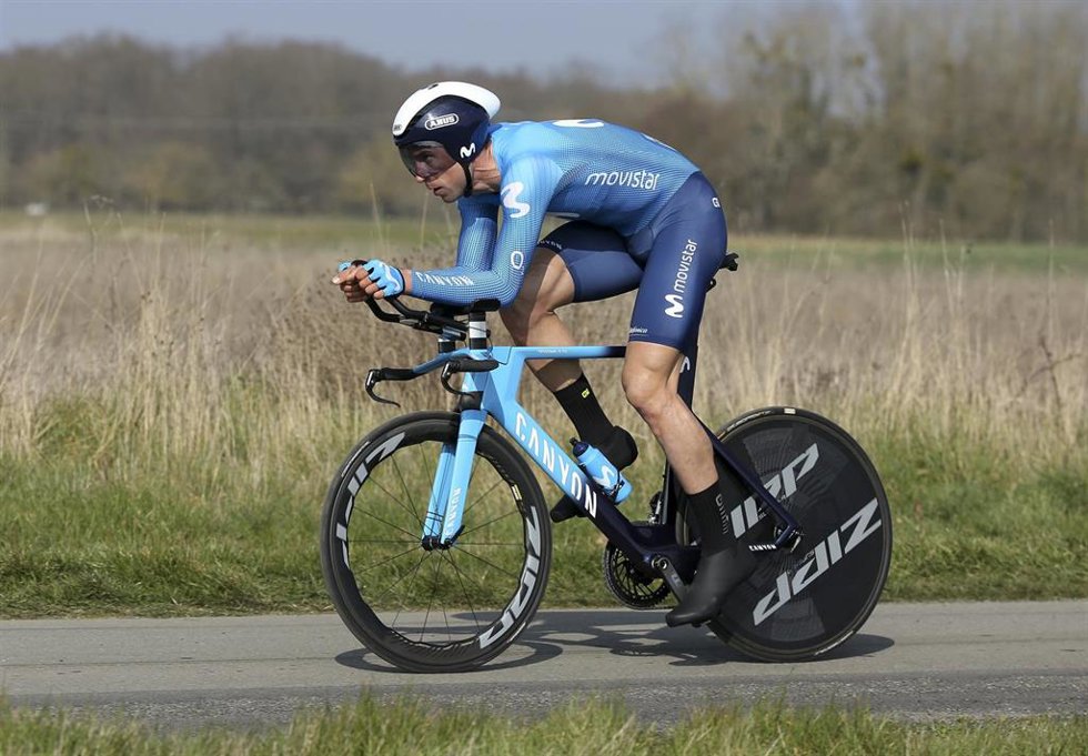 Archivo - El corredor Imanol Erviti, del Movistar Team, en la París-Niza de 2021.