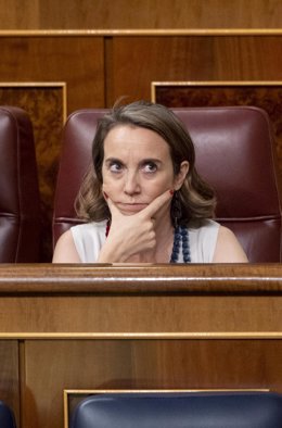 La secretaria general y portavoz del Partido Popular (PP), Cuca Gamarra, en una sesión extraordinaria en el Congreso de los Diputados, a 13 de julio de 2022, en Madrid (España).