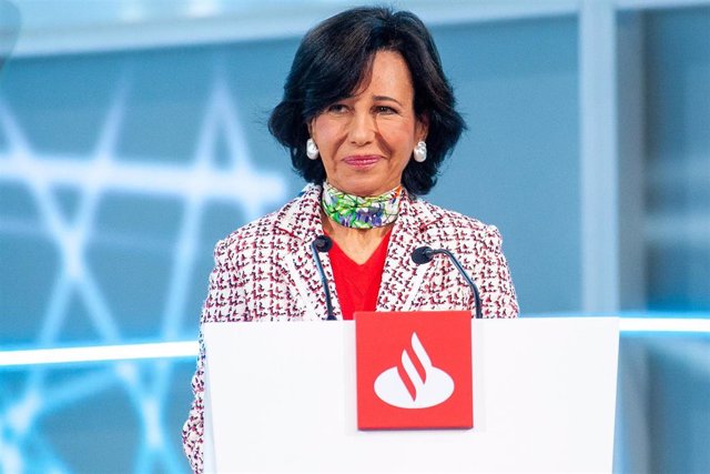 Archivo - La presidenta de Banco Santander, Ana Botín, en la junta general ordinaria de accionistas 2022.