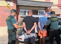 Detenidas dos personas y dos investigadas por allanar viviendas de lujo en las que residían un tiempo