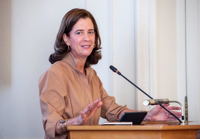 Alejandra Kindelán, presidenta de la Asociación Española de Banca (AEB), durante su intervención en el curso de economía organizado por APIE en la Universidad Internacional Menéndez Pelayo de Santander.