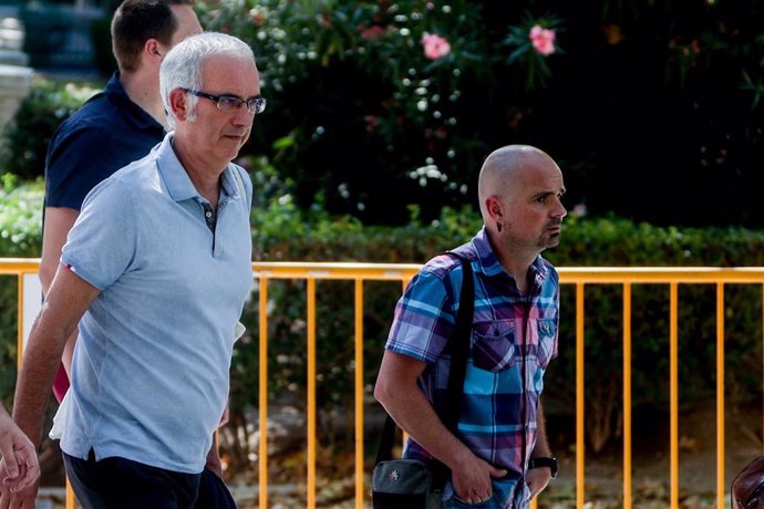 El ex jefe de ETA Miguel Albisu, alias 'Mikel Antza', con gafas, se dirige a la sede de la Audiencia Nacional (AN) de Génova para declarar como imputado por el atentado contra  Miguel Ángel Blanco, a 21 de julio de 2022, en Madrid (España). El juez Manu