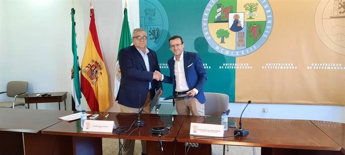 La UEx y la Diputación de Badajoz impulsan un máster universitario en gestión pública en las administraciones locales del siglo XXI