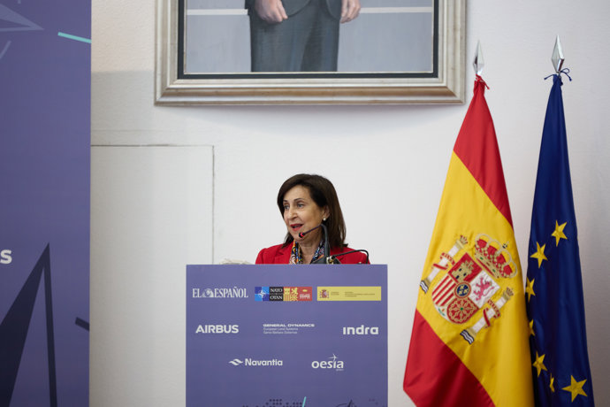 La ministra de Defensa, Margarita Robles, interviene en la clausura la jornada 'El futuro de la OTAN tras la Cumbre de Madrid', en la Escuela Diplomática, a 5 de julio de 2022, en Madrid (España).