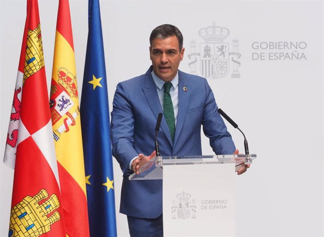Pedro Sánchez  durante su intervención en la inauguraciónd el AVE a Burgos.