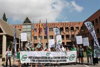 CSIF protesta ante Educación contra "recortes, imposiciones y desatención al personal docente"