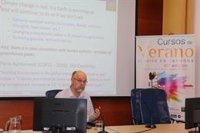 Experto de la UPO asegura que el reto para el futuro es "generar" una sociedad "basada en energía solar"