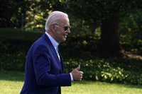 Biden da positivo por coronavirus pero presenta síntomas leves