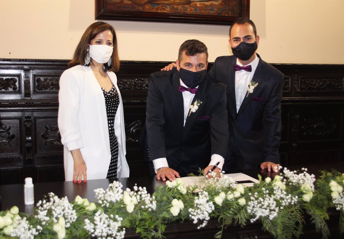 vestir Perforación Calamidad Los matrimonios ante notario se duplican después del parón ocasionado por  la pandemia