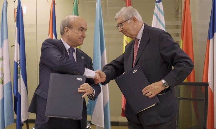 UNIR y OEI firman un convenio de cooperación académica del que se beneficiarán estudiantes iberoamericanos con 300 becas