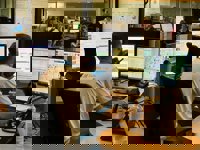 Muere de un golpe de calor un hombre que buzoneaba publicidad en Paracuellos