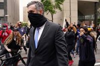 Uno de los agentes implicados en el asesinato de Floyd es condenado a dos años y medio por violar sus derechos