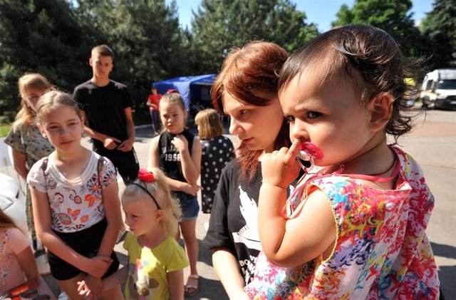 Archivo - Un grupo de niños ucranianos refugiados en Zaporiyia, sur de Ucrania.