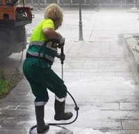 Empresa de limpieza y sindicatos de Alcalá acuerdan medidas frente a la ola de calor para los trabajadores