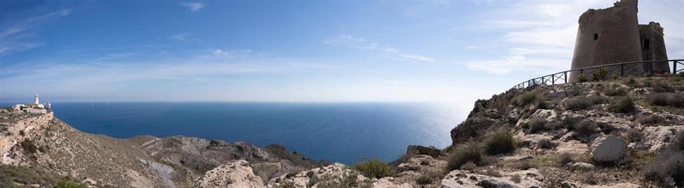 Archivo - Frente litoral del parque natural de Cabo de Gata-Níjar, en Almería, en el que se instalarán los 20 aerongeneradores de 'Mar de gata'