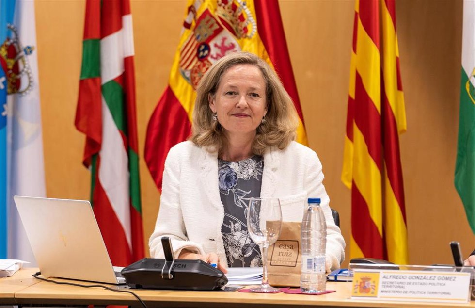 La vicepresidenta primera y ministra de Asuntos Económicos y Transformación Digital, Nadia Calviño, durante la reunión de la Conferencia Sectorial para la Mejora Regulatoria y el Clima de Negocios.