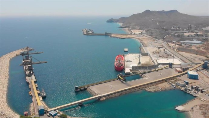 Vista general del puerto de Carboneras (Almería)