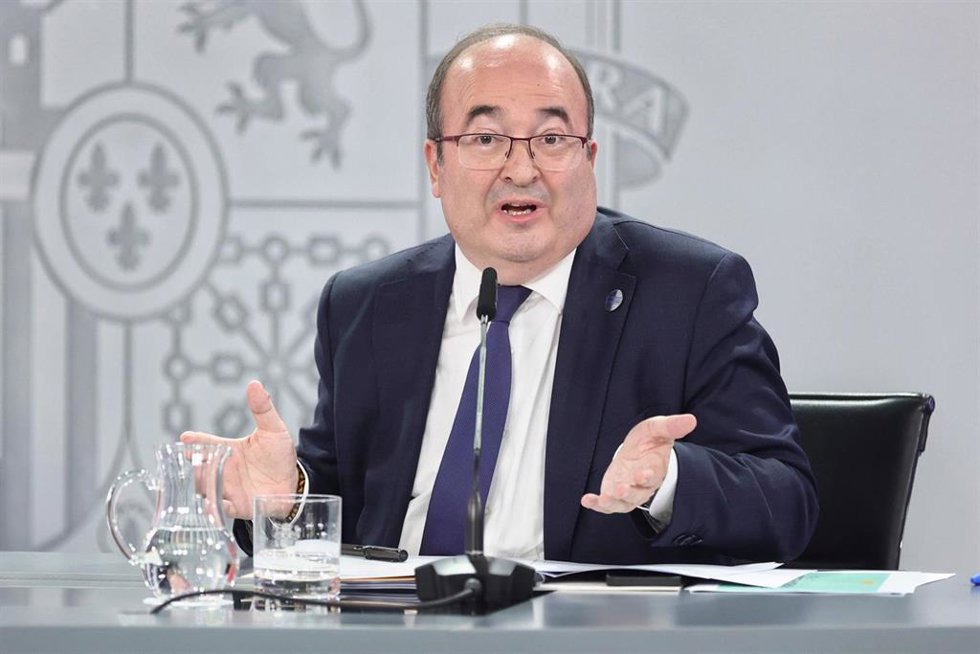 El ministro de Cultura y de Deporte, Miquel Iceta, comparece tras una reunión del Consejo de Ministros en Moncloa, a 11 de julio de 2022, en Madrid (España). 