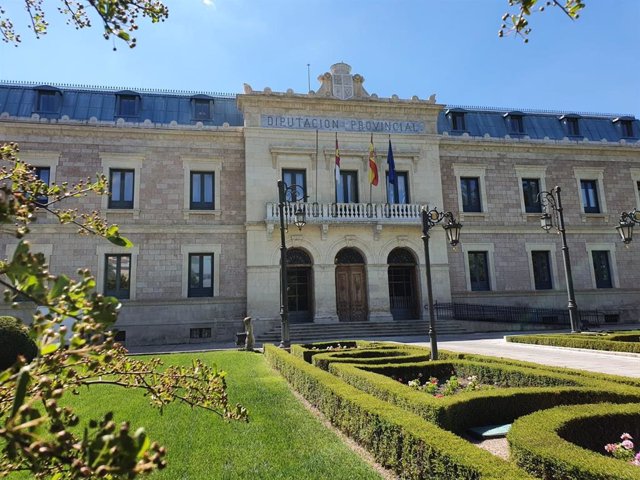 Archivo - Casi 70 pueblos de Cuenca podrán mantener sus centros municipales de TDT con ayuda de la Diputación provincial