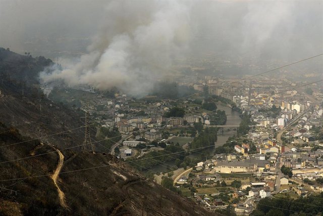 Vista del incendio en el municipio gallego de O Barco de Valdeorras, a 18 de julio de 2022, en O Barco de Valdeorras, Ourense, Galicia.