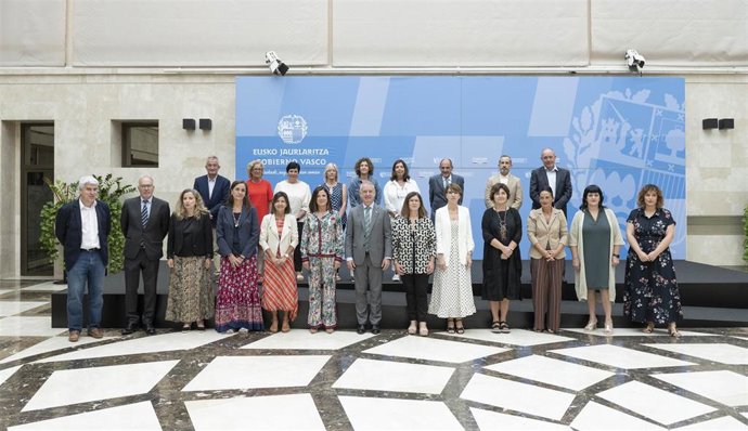 El lehendakari preside la Comisión Interdepartamental para la Igualdad