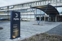 Norsk Hydro gana 1.110 millones en el segundo trimestre, más del cuádruple que un año antes