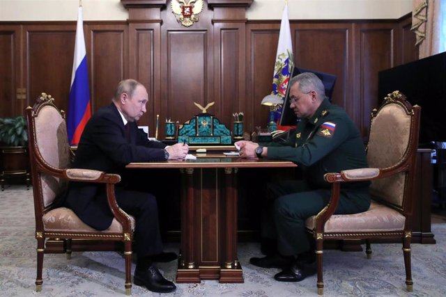 El presidente de Rusia, Vladimir Putin, y el ministro de Defensa ruso, Sergei Shoigu 