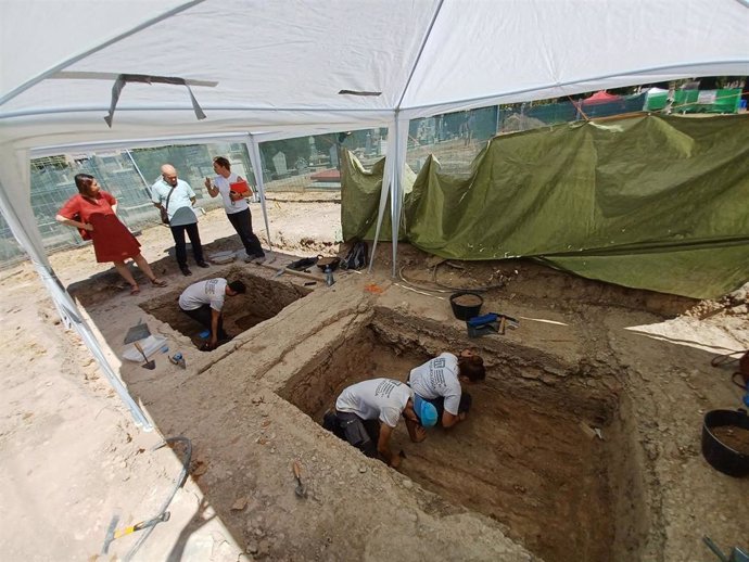 Las exhumaciones en marcha en el cementerio de Alicante prevén el hallazgo de 367 víctima