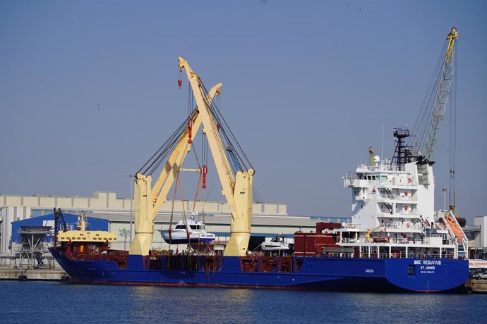 Un vaixell al Port de Tarragona