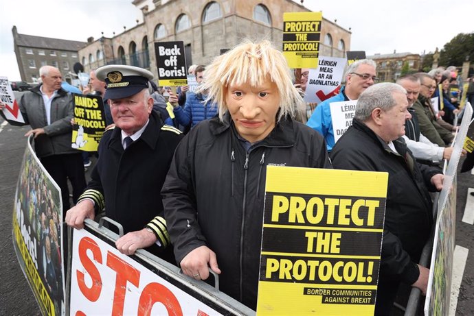 Archivo - Protesta contra Boris Johnson sobre el protocolo de Irlanda del Norte en Belfast 