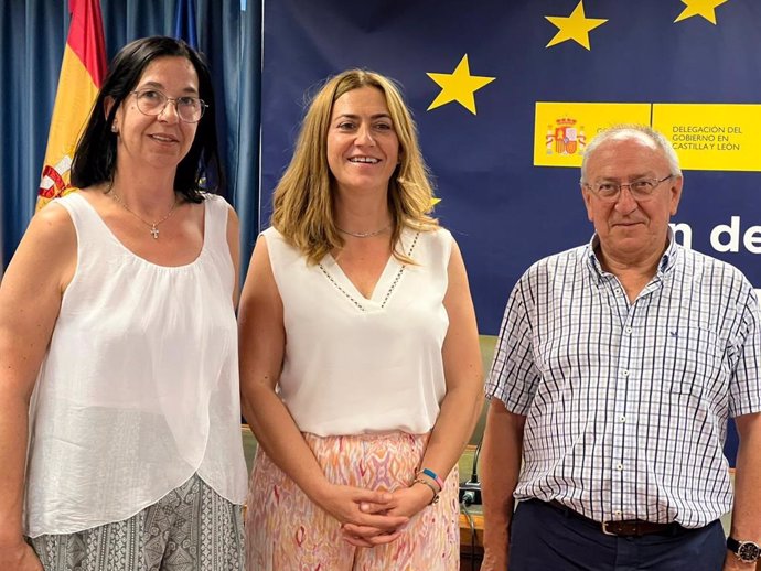 Alicia Villar (I), junto a la delegada del Gobierno en CyL; Virginia Barcones, y Emilio Álvarez,