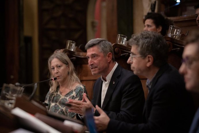 El portavoz de Junts en el Ayuntamiento de Barcelona, Jordi Martí, durante la sesión plenaria de este viernes