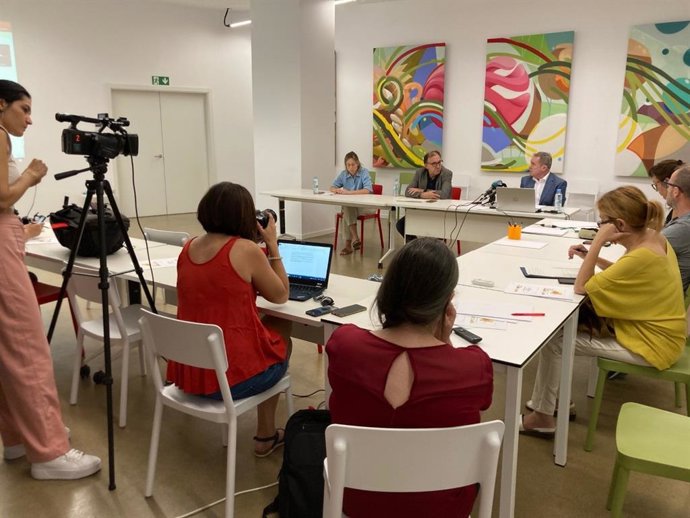 Afrucat presenta les previsions de la collita de fruita de llavor.
