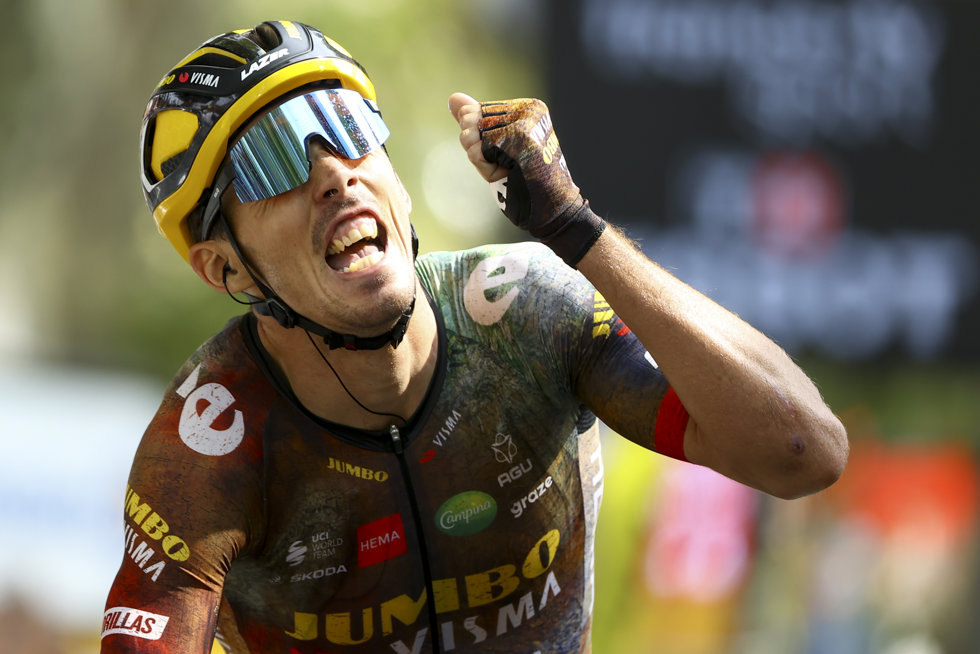 El corredor del Jumbo Visma Christophe Laporte celebra el primer triunfo francés en el Tour de Francia de 2022.