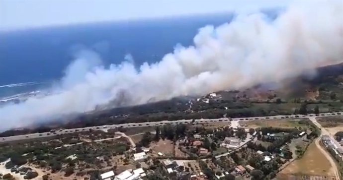 Imagen aérea del incendio de la zona de Valdevaqueros.