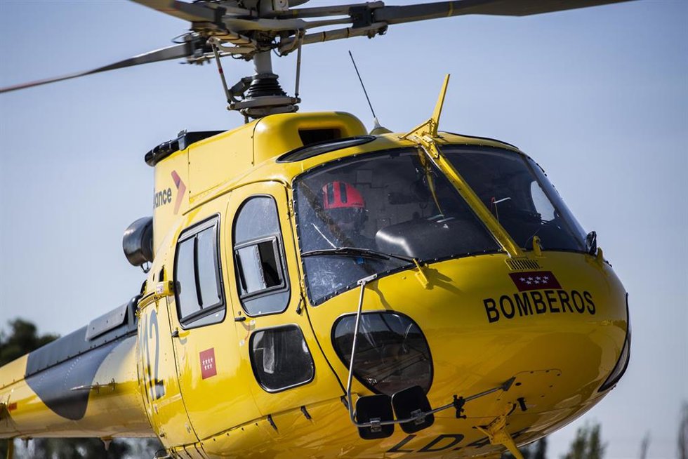 Archivo - Un helicóptero de Bomberos