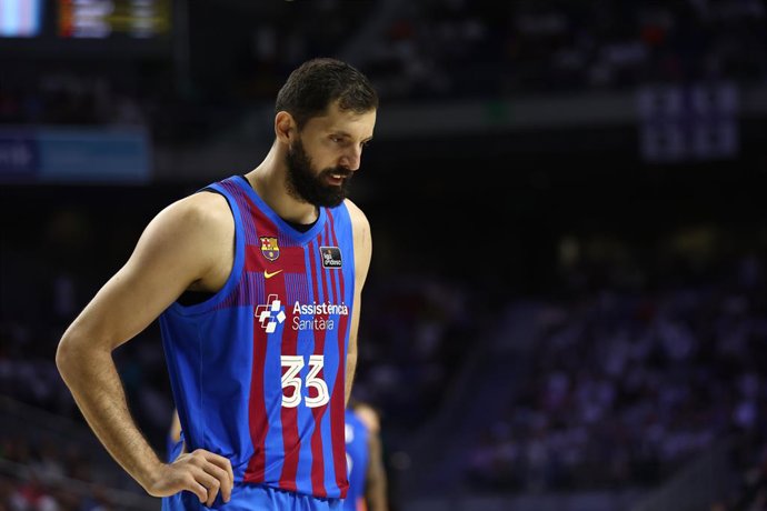 Archivo - Nikola Mirotic of FC Barcelona laments during the Final Game 3 of spanish league, Liga ACB Endesa, basketball match played between Real Madrid and FC Barcelona at Wizink Center pavilion on June 17, 2022, in Madrid Spain.