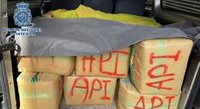 Detenido en Mijas (Málaga) el conductor de una furgoneta de pasajeros que transportaba 928 kilos de hachís por la AP-7
