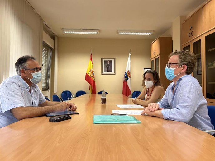 Reunión consejero de Sanidad con Asociación de Celíacos