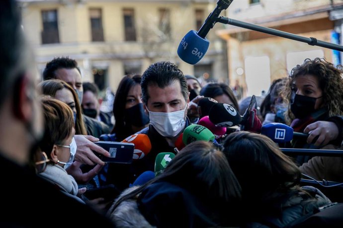 Archivo - El secretario general del PSOE de Castilla y León, Luis Tudanca, atiende a los medios a su llegada a la reunión del Comité Federal del PSOE, en la sede del PSOE de la calle Ferraz, a 6 de marzo de 2022, en Madrid (España). El Comité ha sido co