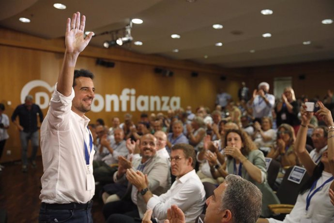 Manu Reyes, reelegit com a president del PP de la província de Barcelona